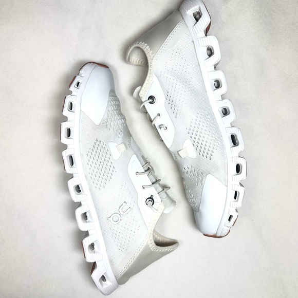 On Running Shoes - On Cloud 5- Coast. Off White/Cream Women’s Running Shoes